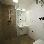 Отель Kleiner 3*